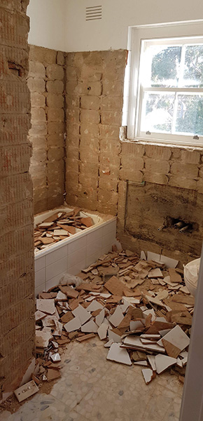 Bathroom-renovation-caulfield-south-before